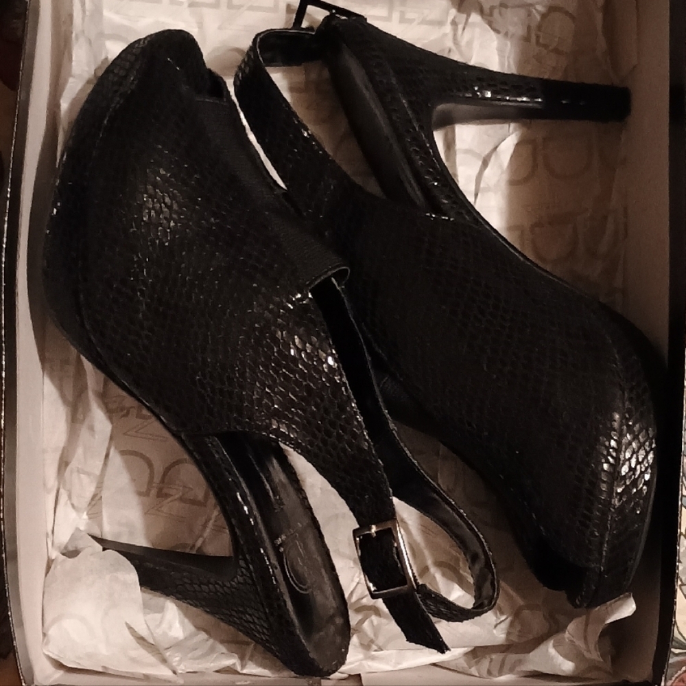 New Directions Black "Brooklyn" Stiletto Heels with Textured Finish